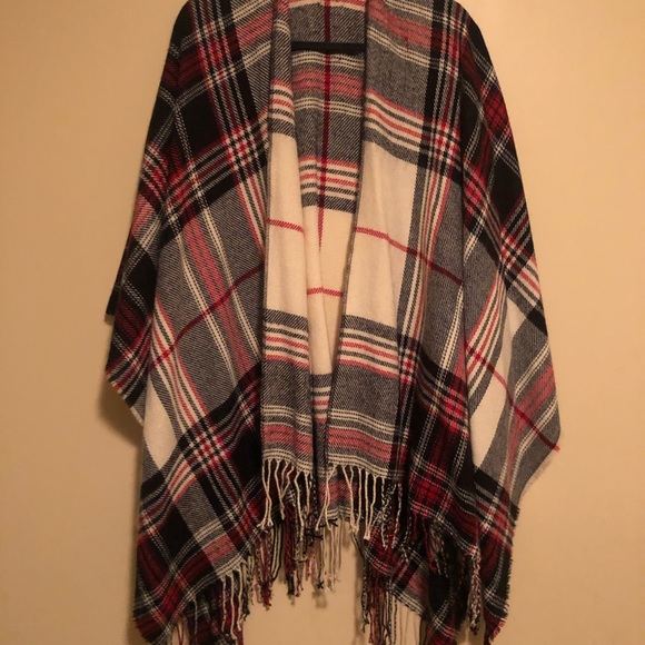 Ruana - Picture 3 of 3